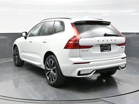 Used 2024 Volvo XC60 B5 Plus image 5