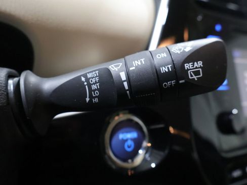 Used 2017 Toyota Prius Two image 36