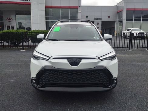 Used 2023 Toyota Corolla Cross AWD Hybrid w/ Convenience Package image 2