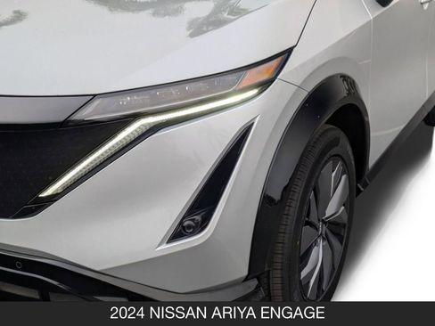 Used 2024 Nissan Ariya AWD image 10