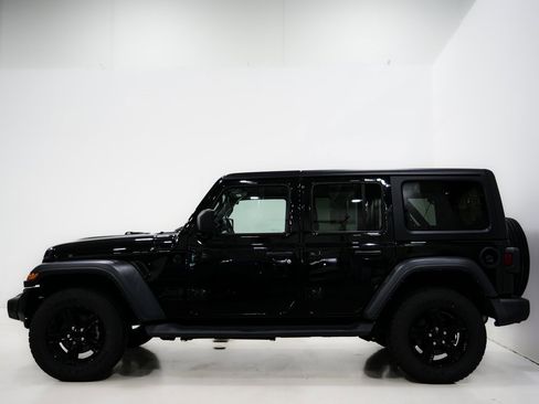 Used 2022 Jeep Wrangler Unlimited Sport image 6