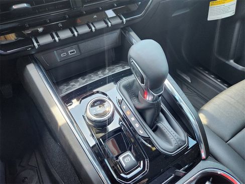 New 2025 GMC Canyon Elevation w/ Convenience Package image 15