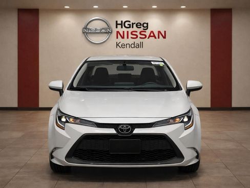 Used 2024 Toyota Corolla LE FWD image 4