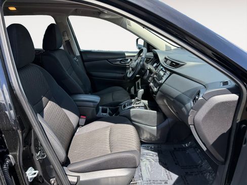 Used 2017 Nissan Rogue SV FWD image 19