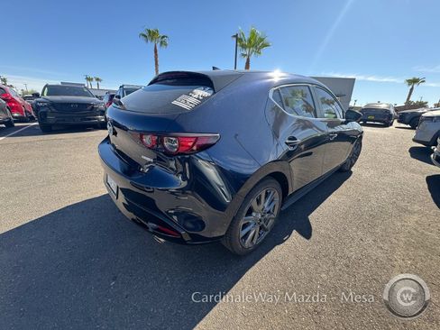Used 2020 MAZDA MAZDA3 Hatchback w/ Preferred Package FWD image 4