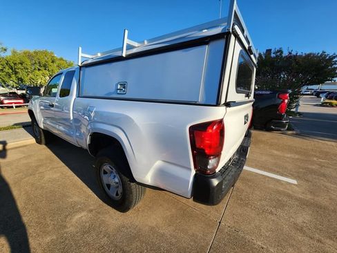 Used 2022 Toyota Tacoma SR RWD image 6