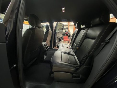 Used 2022 Volkswagen Atlas Cross Sport SE AWD/4WD image 13