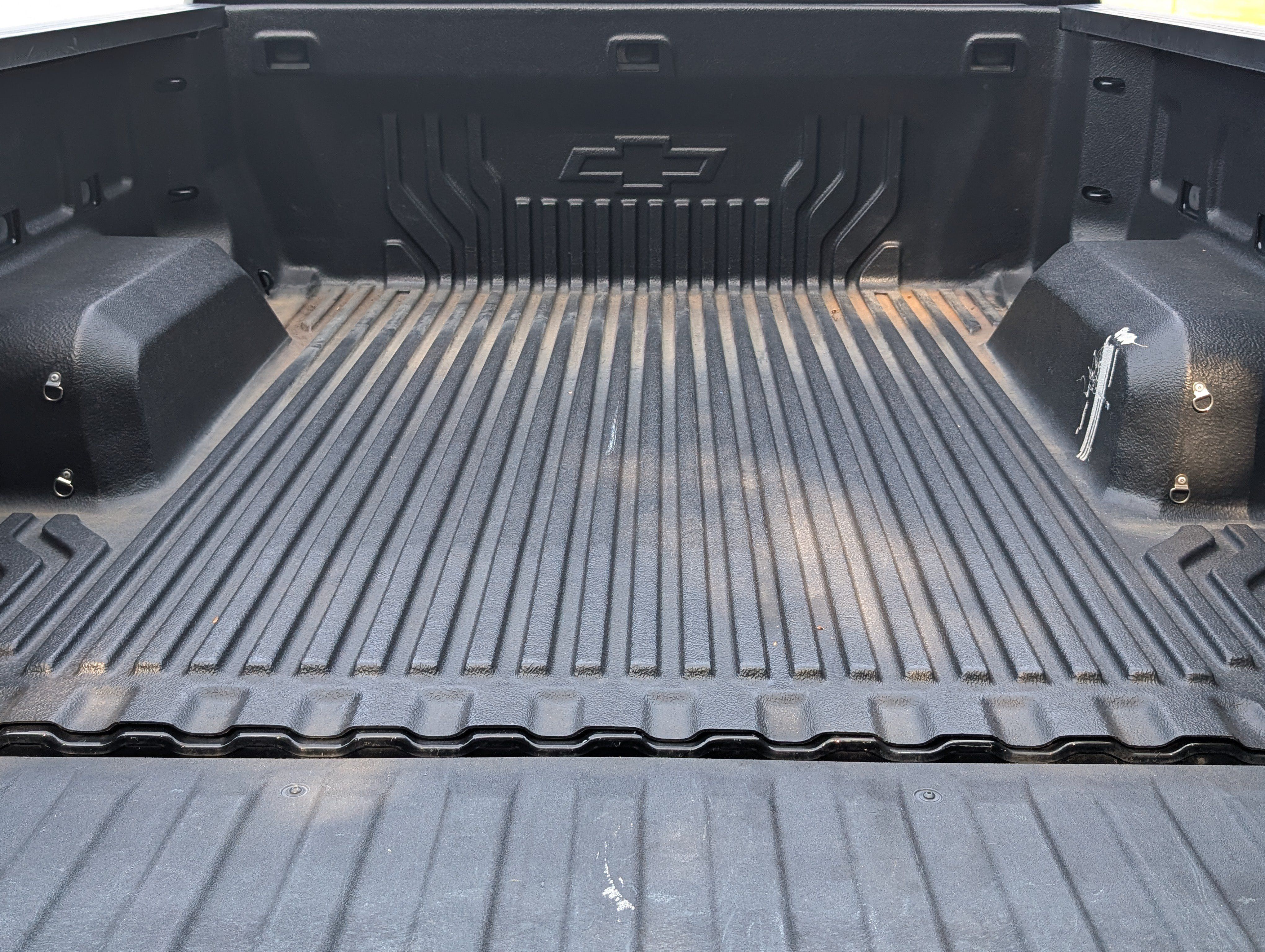 Used 2022 Chevrolet Silverado 1500 LT AWD/4WD image 18