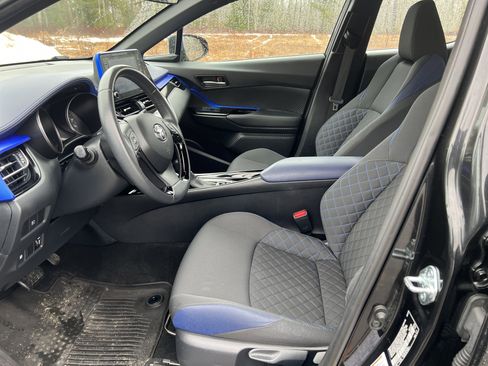 Used 2021 Toyota C-HR LE image 14