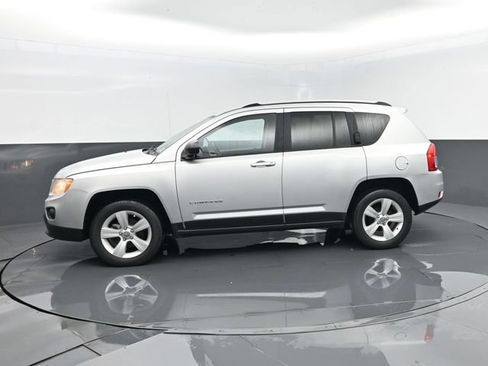 Used 2011 Jeep Compass 4WD image 5