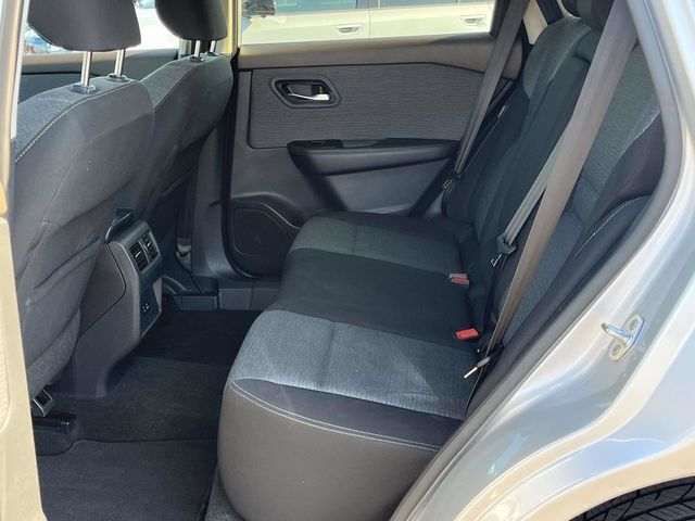 Used 2021 Nissan Rogue SV FWD image 15