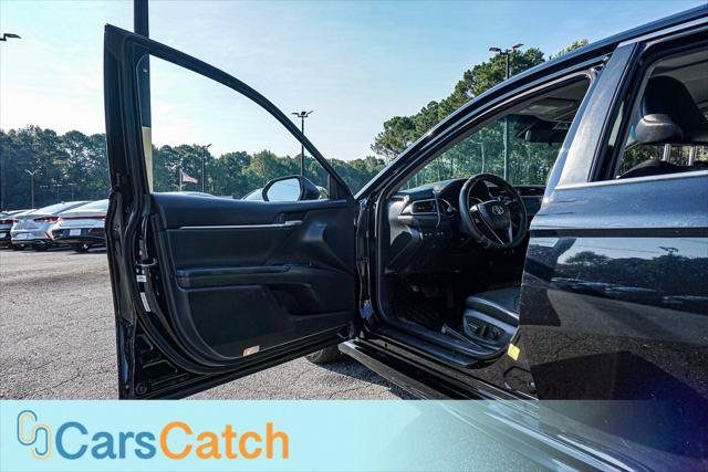 Used 2018 Toyota Camry SE FWD image 18