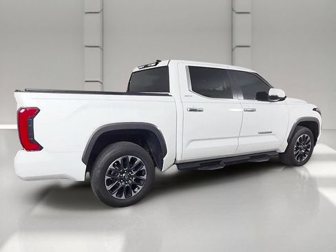 Used 2025 Toyota Tundra Limited AWD/4WD image 39