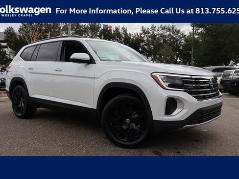 New 2026 Volkswagen Atlas SE image 1