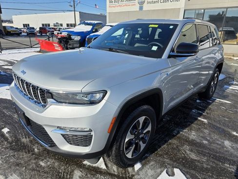 Used 2024 Jeep Grand Cherokee Limited 4xe w/ Trailer Tow Package image 2