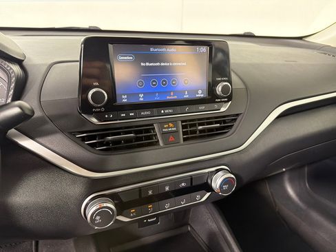Used 2022 Nissan Altima 2.5 S FWD image 15