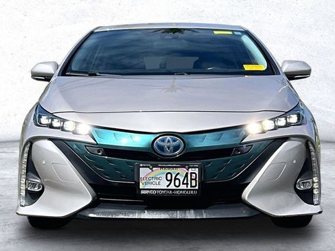 Used 2018 Toyota Prius Prime Plus FWD image 3