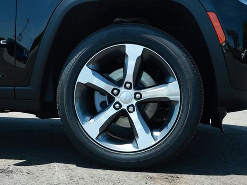 New 2026 Jeep Grand Cherokee Limited RWD image 5