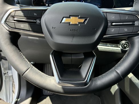 Used 2026 Chevrolet Equinox LT FWD image 26