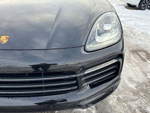 Used 2022 Porsche Cayenne Platinum Edition image 9