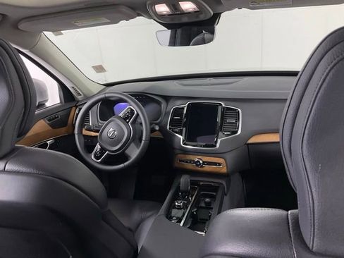 Certified 2023 Volvo XC90 T8 Plus w/ Protection Package Premier image 31