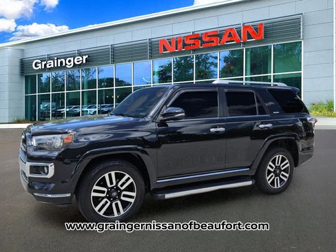 Used 2018 Toyota 4Runner Limited AWD/4WD image 2