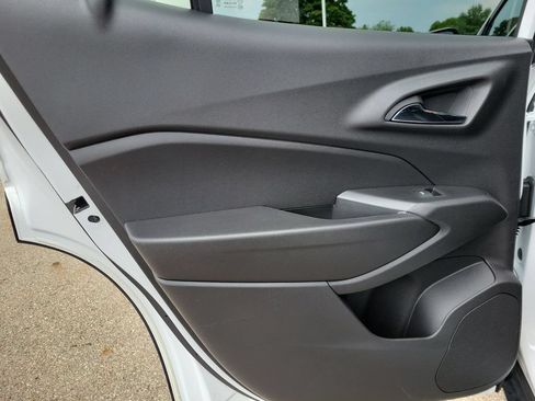 Certified 2025 Chevrolet Trax LT w/ Driver Confidence Package FWD image 26