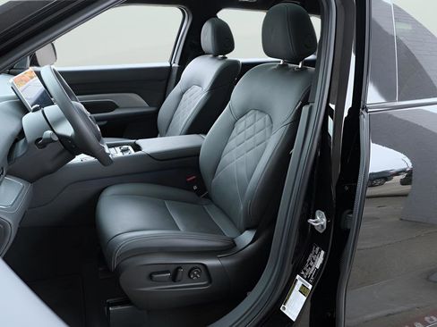 Used 2024 VinFast VF 9 Plus AWD/4WD image 17