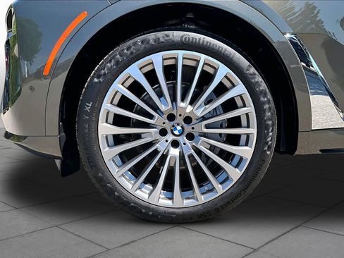 New 2026 BMW X7 xDrive40i w/ Premium Package AWD/4WD image 11