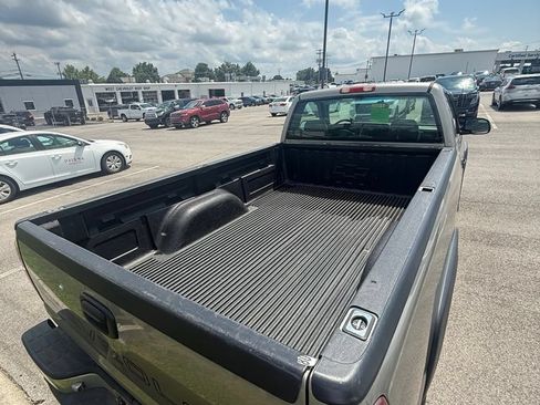 Used 2003 Chevrolet Silverado 2500 W/T AWD/4WD image 6