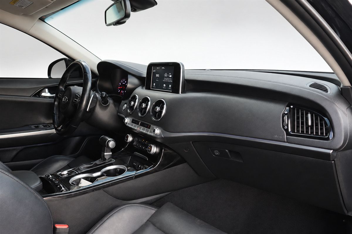Used 2019 Kia Stinger RWD image 22