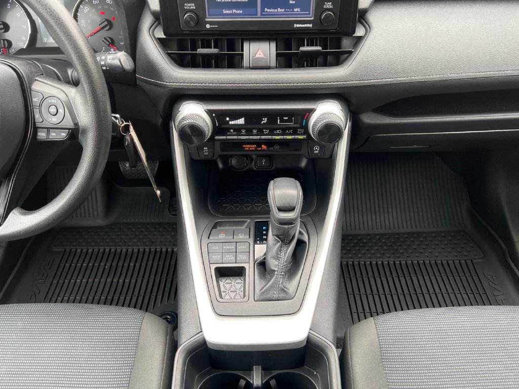 Used 2022 Toyota RAV4 LE AWD/4WD image 15