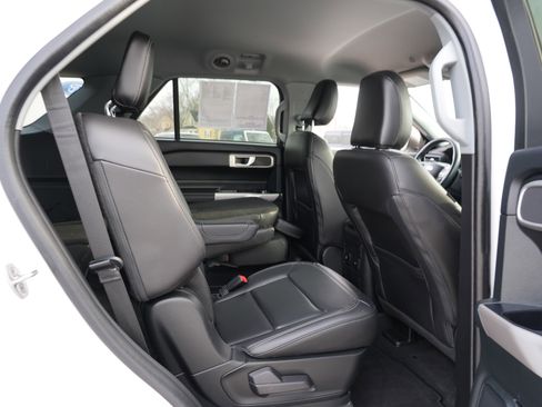 Used 2023 Ford Explorer XLT w/ Equipment Group 202A image 30