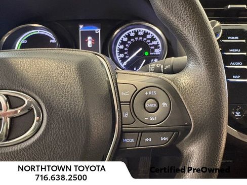Used 2020 Toyota Camry LE image 28