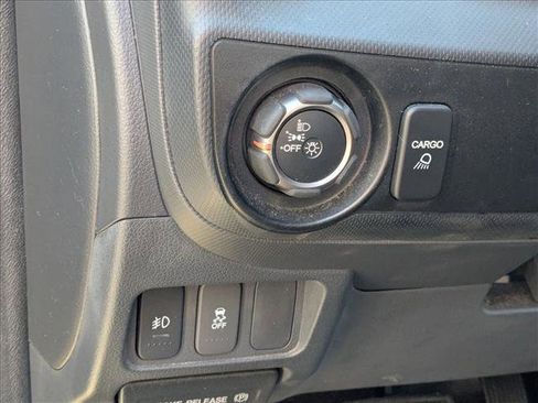 Used 2014 Honda Ridgeline SE image 10