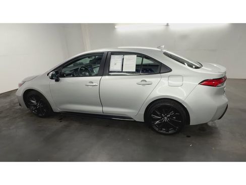 Used 2025 Toyota Corolla SE FWD image 6