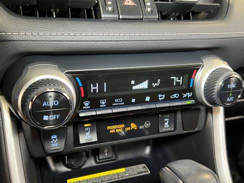 Used 2021 Toyota RAV4 XLE Premium image 47