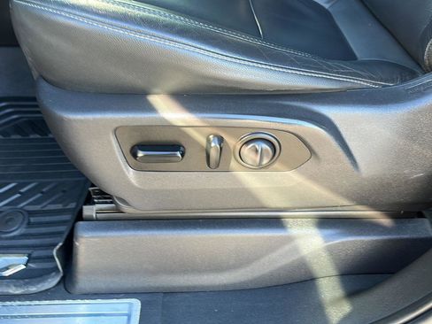 Used 2019 Chevrolet Silverado 1500 RST image 25