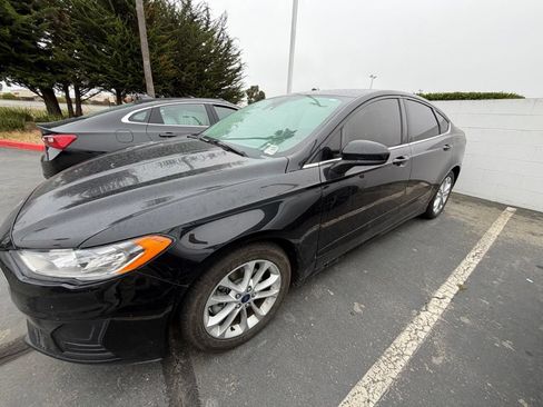 Used 2020 Ford Fusion SE FWD image 2