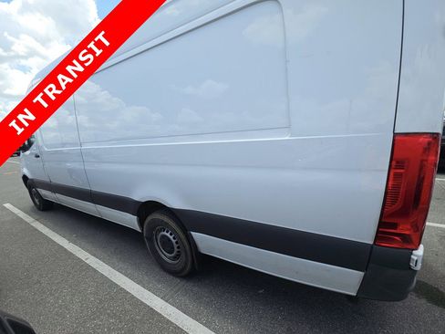 Used 2024 Mercedes-Benz Sprinter 2500 image 5