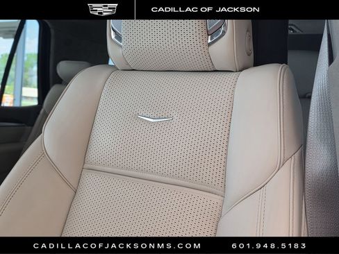 Certified 2026 Cadillac Escalade Platinum Sport w/ LPO, Floor Liner Package AWD/4WD image 17