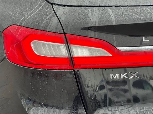 Used 2018 Lincoln MKX Reserve image 28