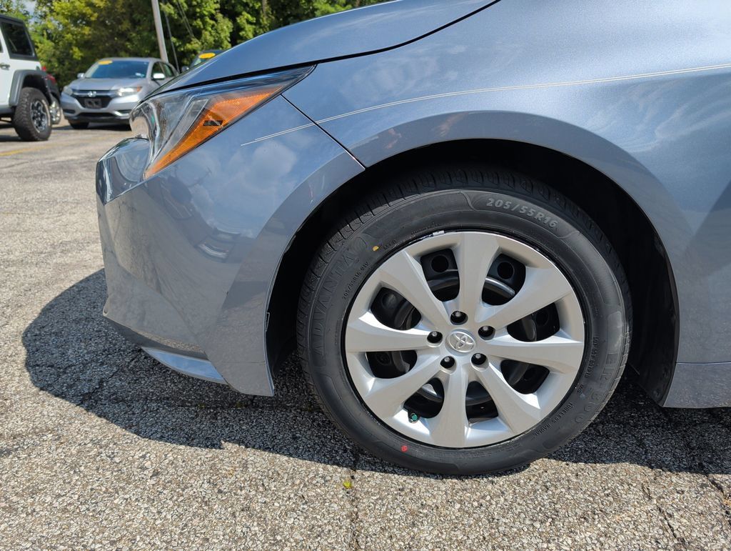 Used 2024 Toyota Corolla LE FWD image 33