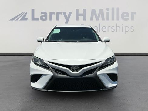Used 2020 Toyota Camry SE FWD image 8