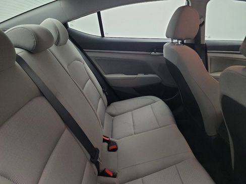Used 2017 Hyundai Elantra SE FWD image 19