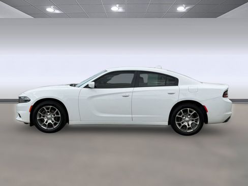 Used 2017 Dodge Charger SXT AWD/4WD image 2