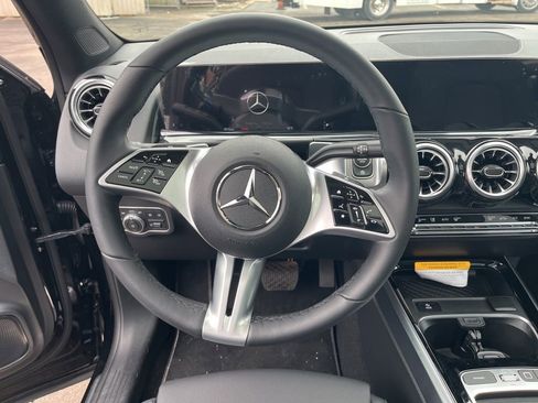 Used 2026 Mercedes-Benz GLB 250 4MATIC image 15