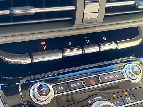 Certified 2022 Lincoln Corsair FWD w/ Equipment Group 101A image 28