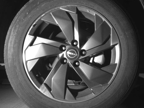 Used 2025 Nissan Rogue SV FWD image 13