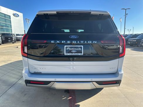 New 2025 Ford Expedition Max Platinum w/ Driver's Package image 4